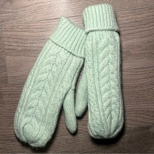 4/$20 NWOT Love & Lore Sherpa Lined Mittens Light Green Seafoam Green Cable Knit